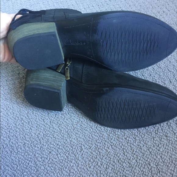 Clark’s booties. Black with fringe. Size 8 1/2 - Picture 4 of 6